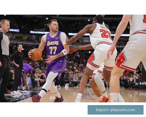 湖人连创奇迹压制东契奇里夫斯名嘴呼唤詹姆斯展现传奇实力