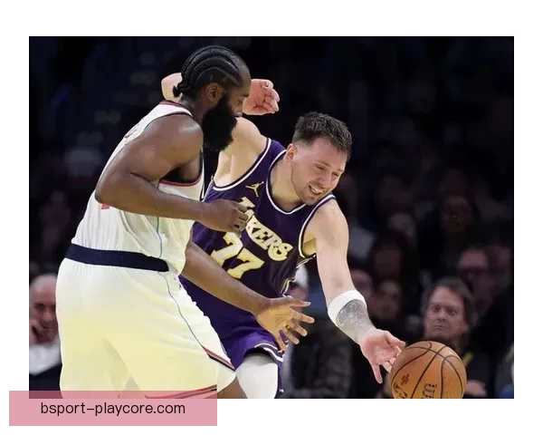 湖人后卫里夫斯左侧腹斜肌二级拉伤预计缺席四至六周